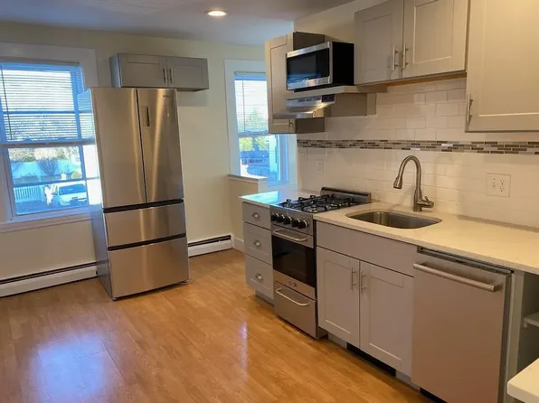 19 Clinton St #B, Waltham, MA 02453