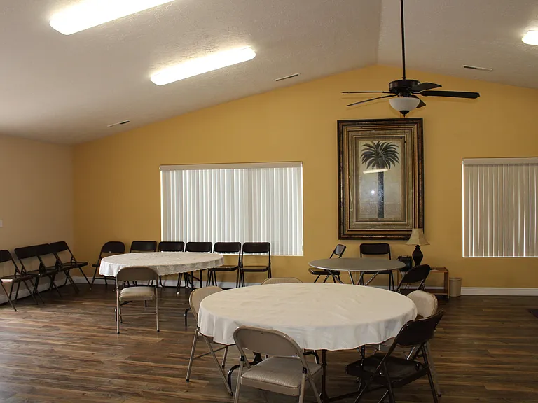 210 N Mall Dr — Photo 30