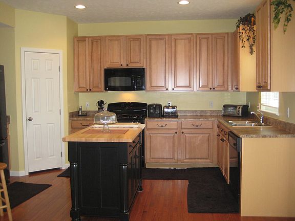 4th image of 9351 Buttercup Ct