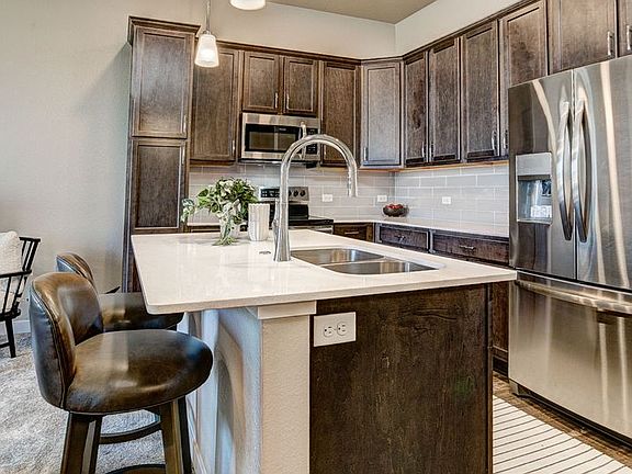 5th image of 832 Mangold Ln #2
