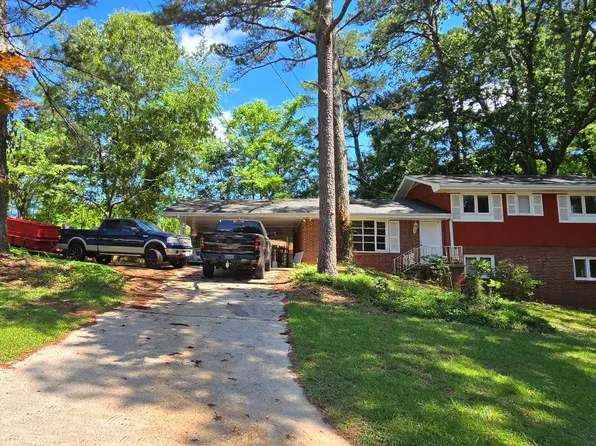 5686 Skyland Dr, Forest Park, GA 30297