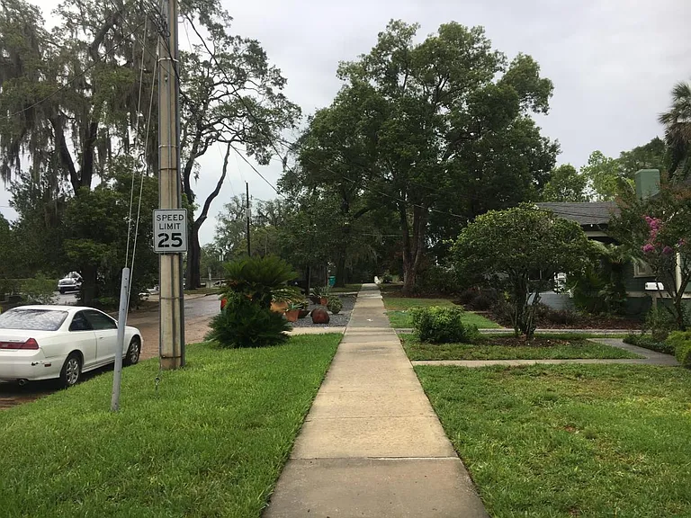 702 Hillcrest St #B — Photo 4