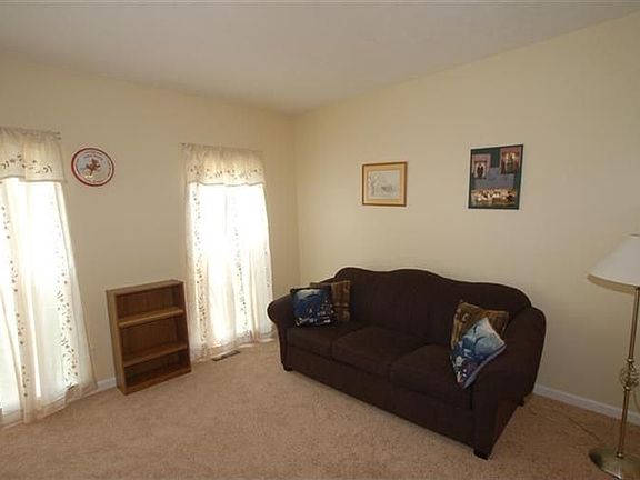 5th image of 440 Indian Pointe Dr