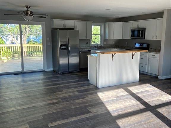 3rd image of 1920 Lola Ln