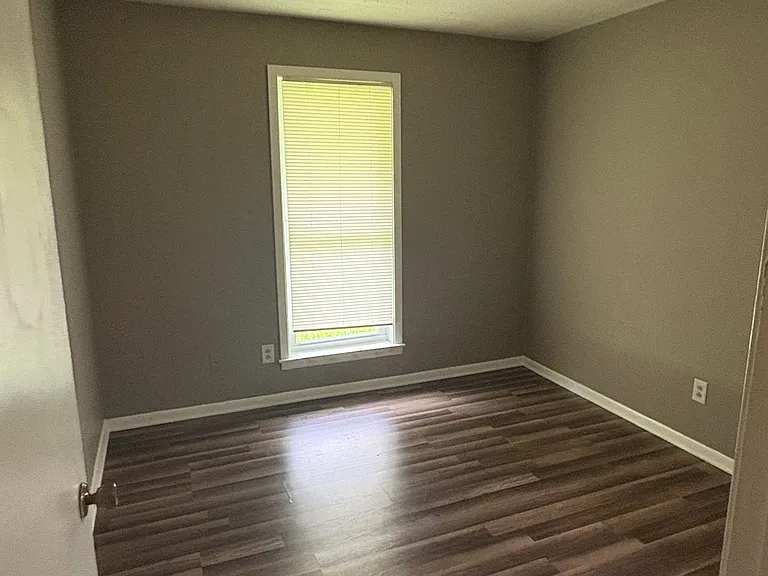 2736 Lawndale Dr — Photo 6
