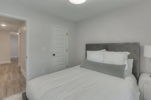 201 Residences — Photo 9