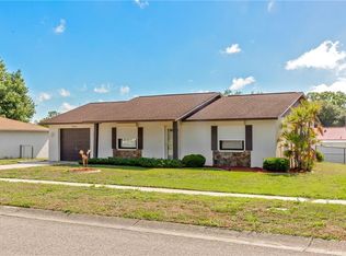 7204 Applegate Dr, Zephyrhills, FL 33540