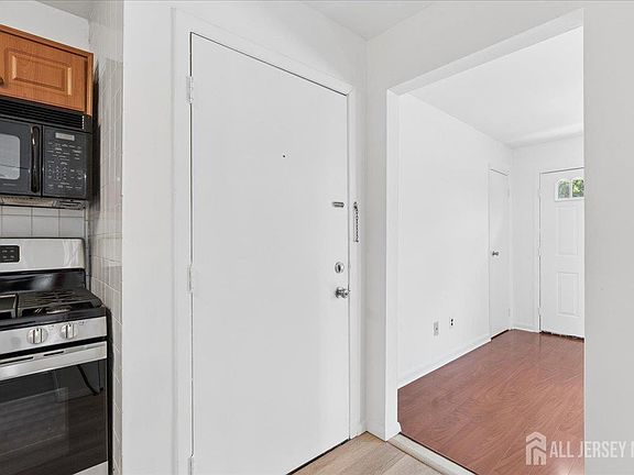 5th image of 816 Cricket Ln