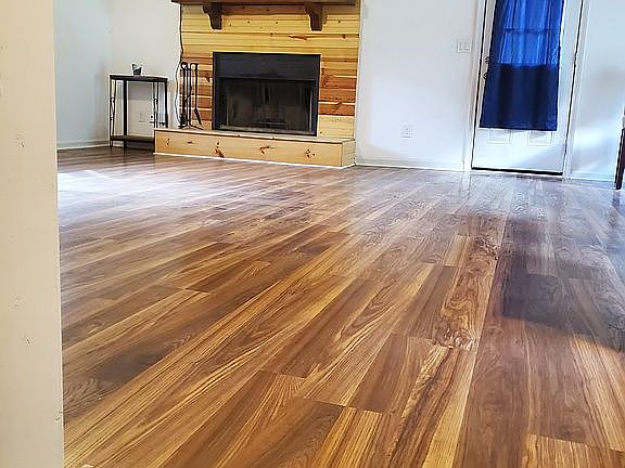 5th image of 490 Monroe Ct