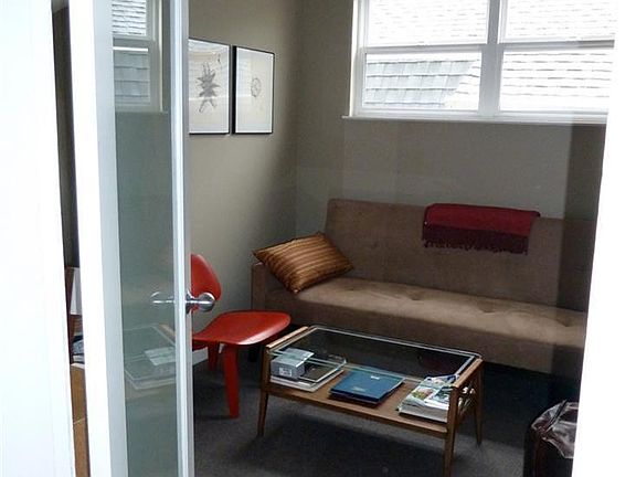 2nd image of 438 Fair Oaks St
