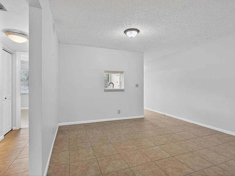 2501 Antigua Ter #D1 — Photo 10