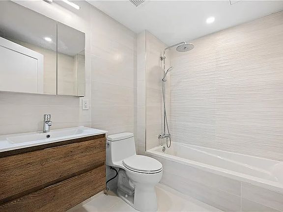2nd image of 142 Bay 25th St #1A