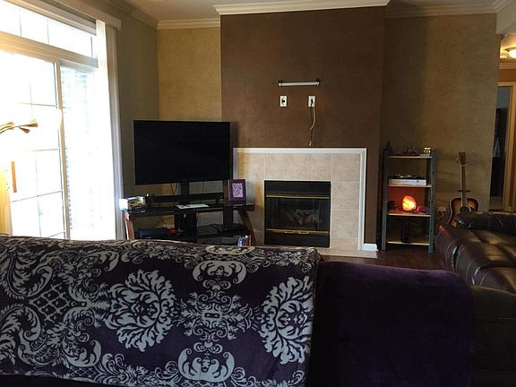 3rd image of 5673 Twin Oaks Dr