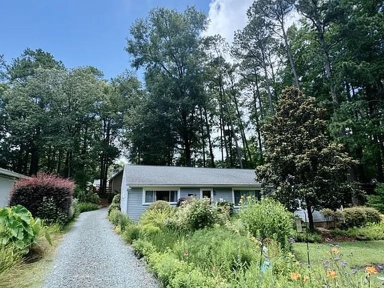 3028 Dixon Rd — Photo 3