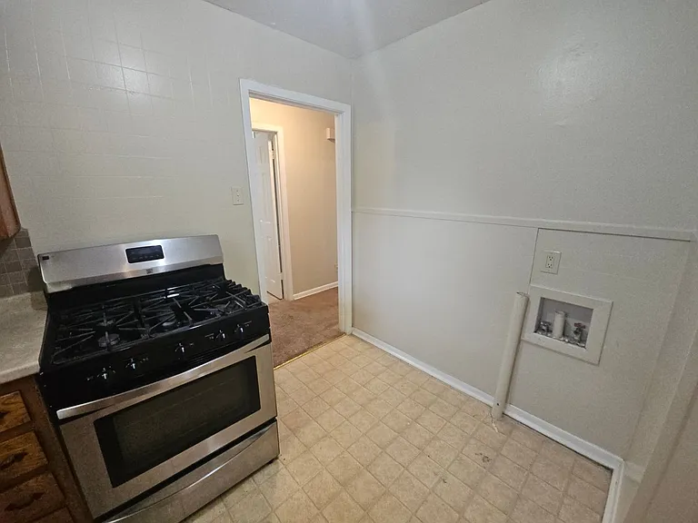 6419 Onyx Dr N — Photo 9