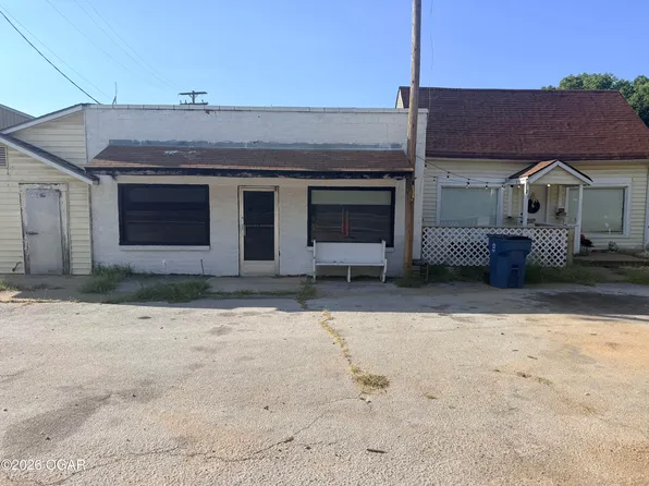 121 Washington Ave, Seneca, MO 64865