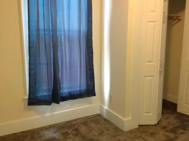 306 W Locust St #3 — Photo 9
