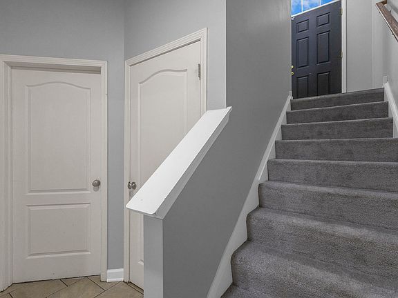 5th image of 3140 Taunton St