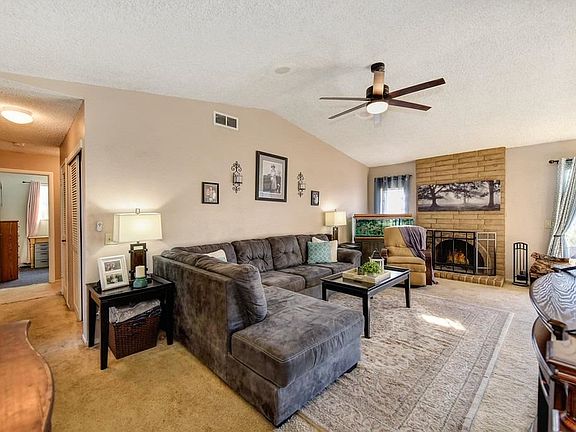 3rd image of 8244 Summerplace Dr