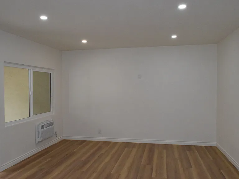 1148 W Civic Center Dr #12 — Photo 5