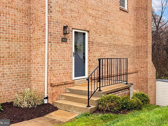 2nd image of 9936 Whitewater Dr