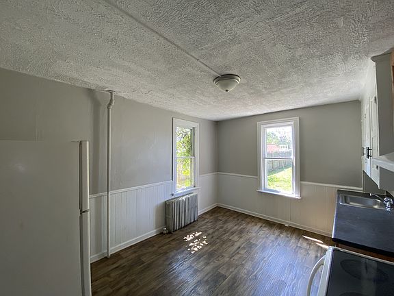 2nd image of 324 N Franklin St #324