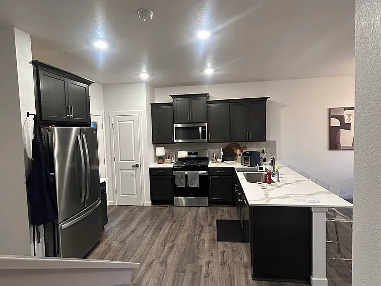 721 N Tempe St — Photo 2