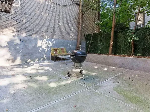 996 Carroll Street image 1 of 7