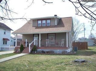 462 6th St NW, New Philadelphia, OH 44663
