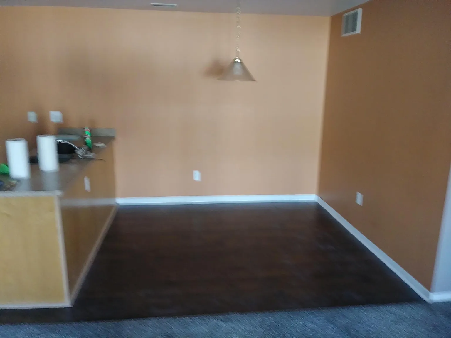 2 bed, 1000 sqft, $1,200 — Photo 2
