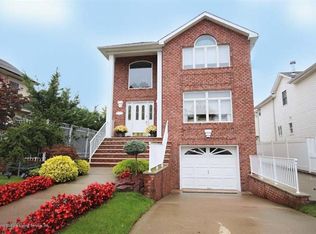 11 Jeannette Ave, Staten Island, NY 10312