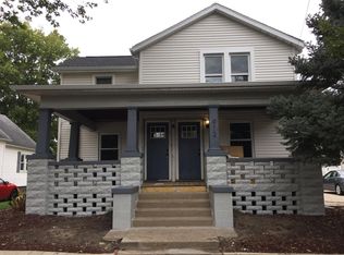 912 N Lee St APT B, Bloomington, IL