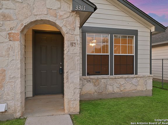 4th image of 3311 Avoca Dr