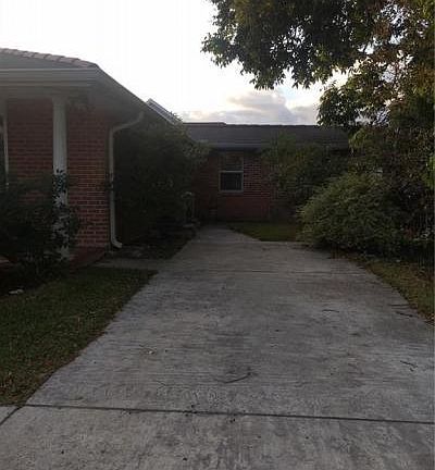 4th image of 5440 General Diaz St