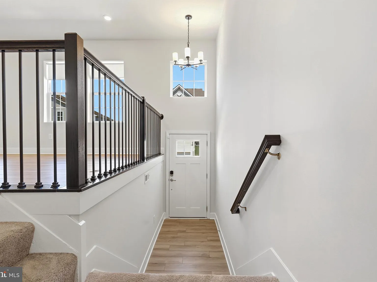 3 bed, 3.5 bath, 2327 sqft, $2,800 — Photo 4
