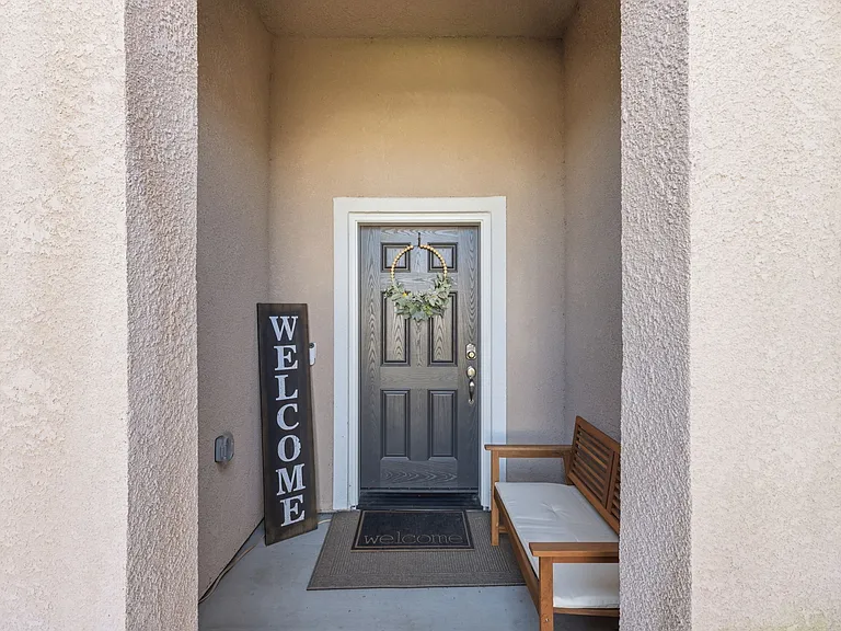 2131 W Ambassador Way — Photo 2