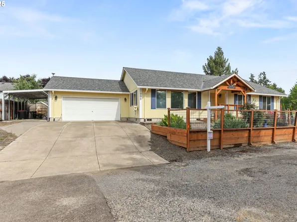 709 S Park St, Carlton, OR 97111