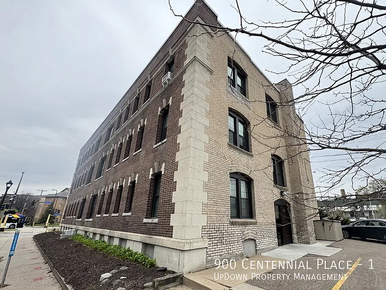 900 Centennial Pl #1 — Photo 11
