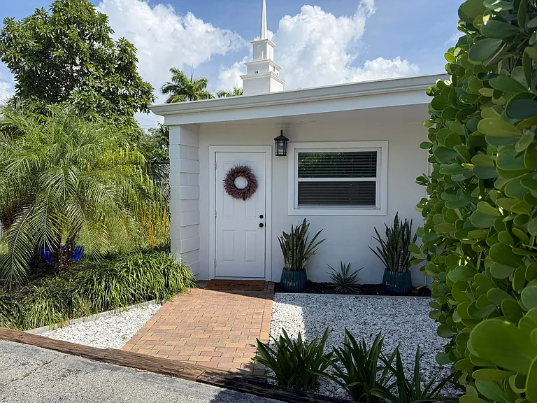 203 Seacrest Ln #A — Photo 2