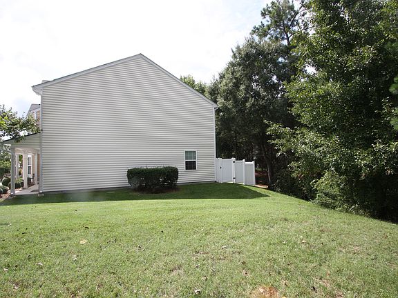 Room for Kids & Pets to Run