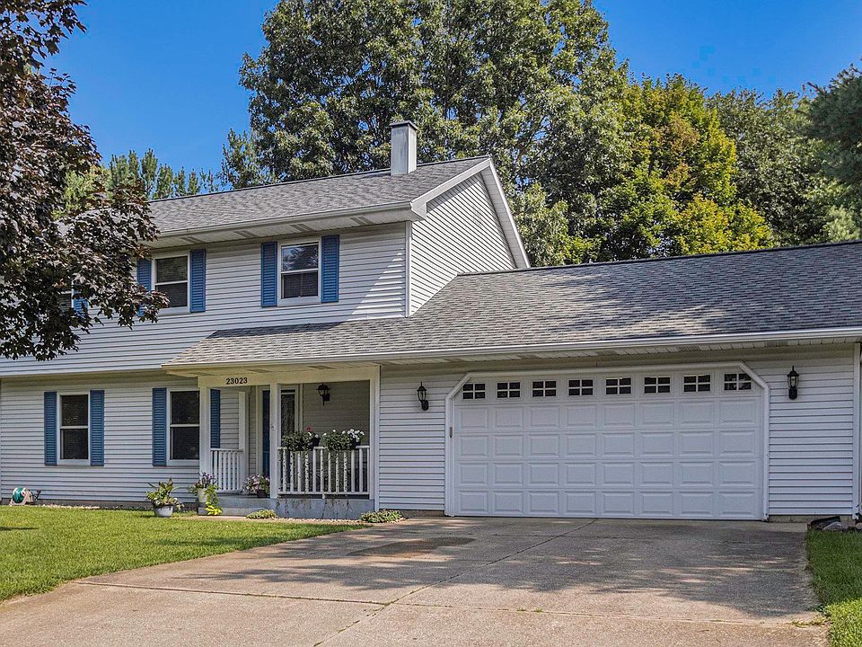 1st image of 23023 Weymouth Ln