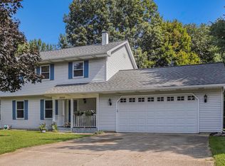 23023 Weymouth Ln, Elkhart, IN 46516