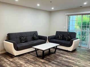 816 Waterford Dr #816, Edison, NJ 08817