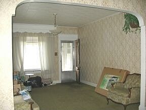 2nd image of 917 W Centre St