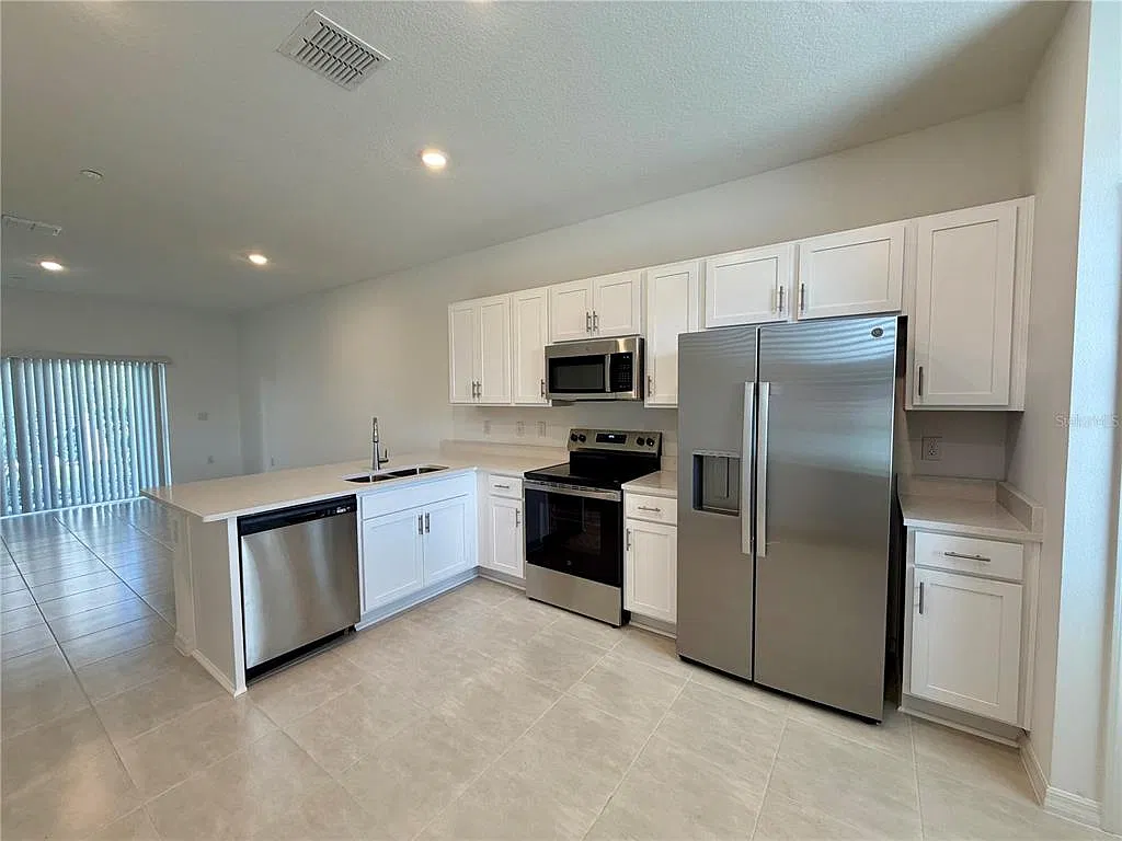 2 bed, 2.5 bath, 1100 sqft, $1,850 — Photo 3