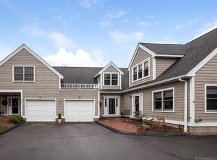 8 Paddock Ln, Guilford, CT 06437