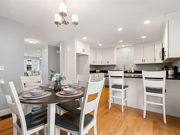 4th image of 168 Lowell St #5-29