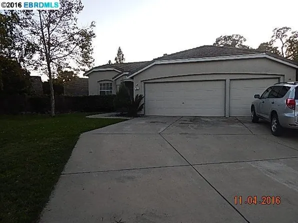 3436 Tioga Dr, Stockton, CA 95209