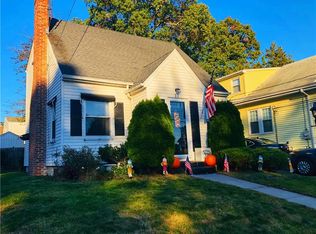 23 Ivanhoe St, Cranston, RI 02910