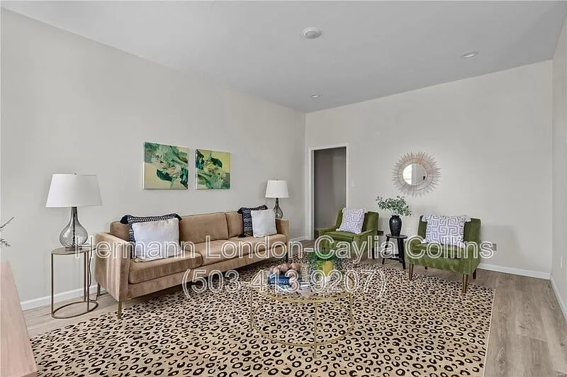 2 bed, 1.0 bath, 1100 sqft, $1,199 — Photo 3